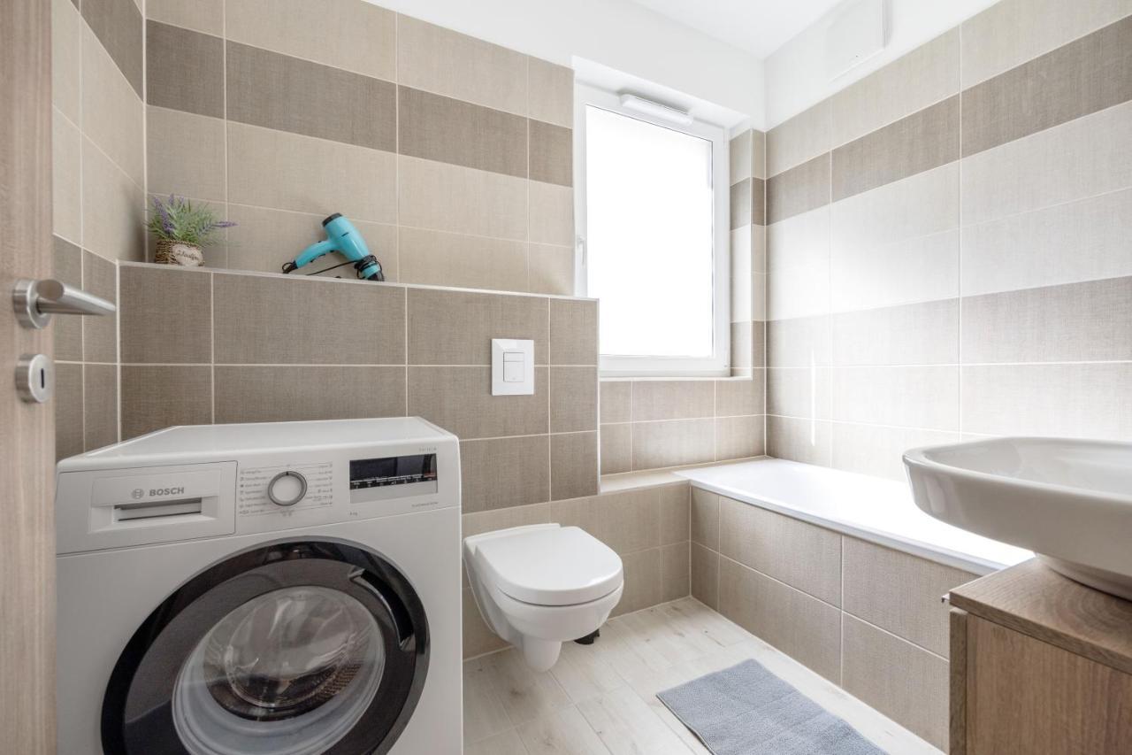 211 / 1 Bedroom / Modern Condo In City Center Будапеща Екстериор снимка